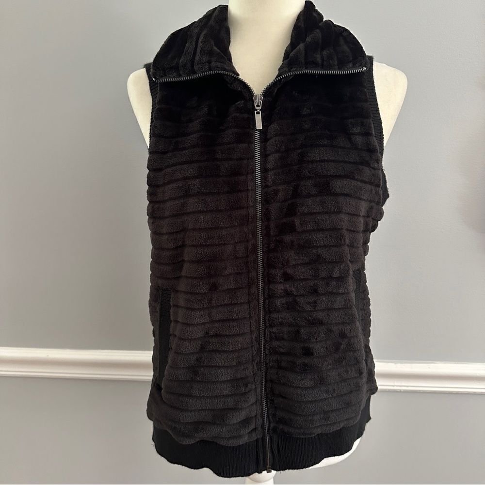 Cable&Gauge Stylish Warm Super Soft Sleeveless Zip Up Faux Fur Vest Size M